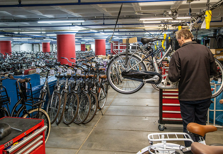 Bike Zuidplein Onder winkelcentrum Zuidplein 2500m2 Bike Outlet